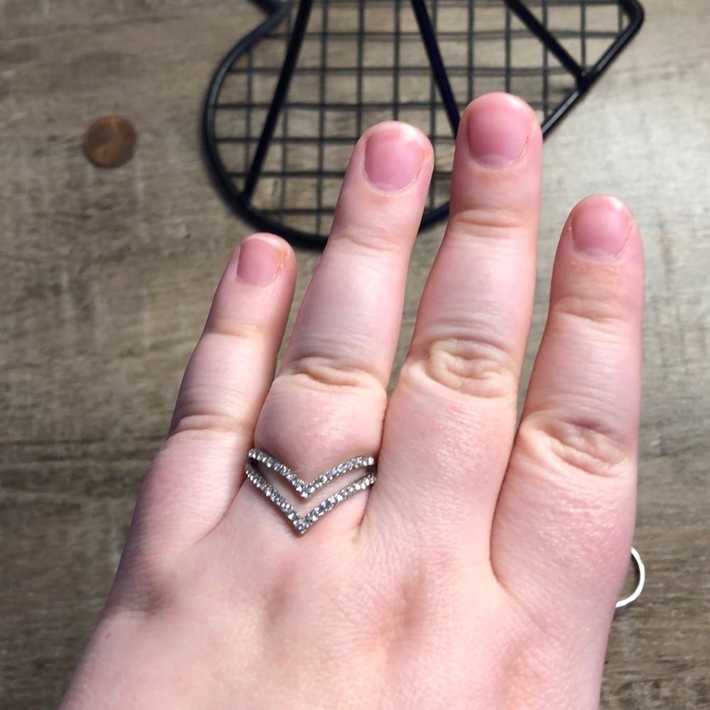 4 Silver Rings - Picture 4 of 6